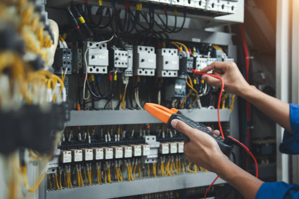 Best Licensed Electrician  in Topeka, IN